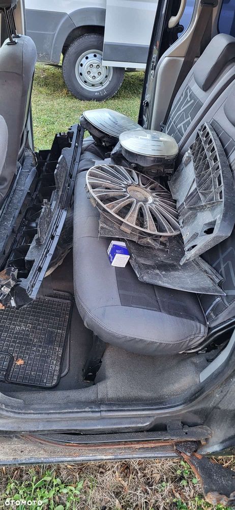 Renault Kangoo BLUE dCi 115 LIMITED - 12