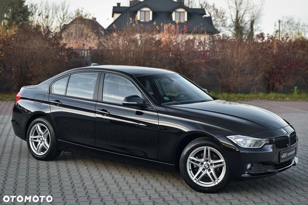 BMW Seria 3 318d - 16