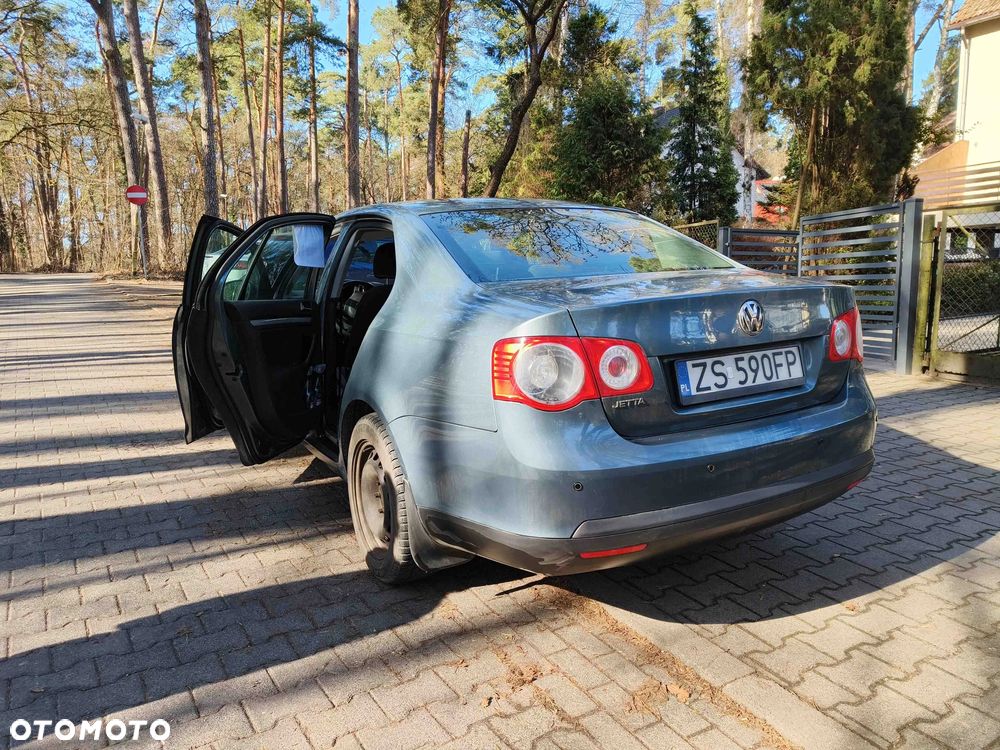 Volkswagen Jetta 1.6 TDI DPF Comfortline - 3