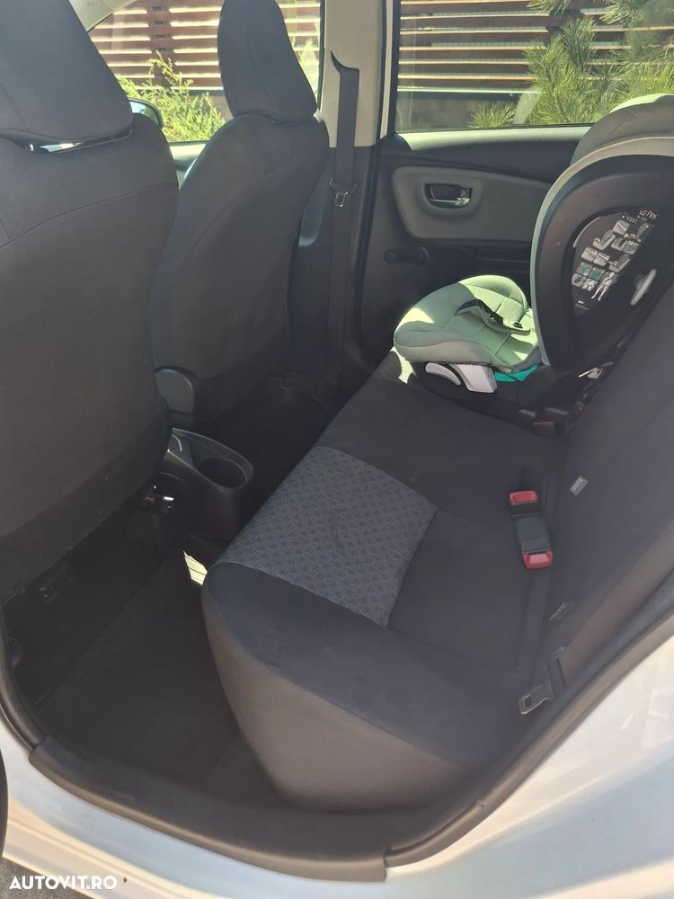Toyota Yaris 1.3 VVT-i Luna - 6