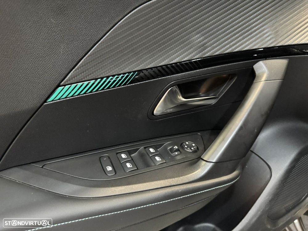 Peugeot 2008 1.2 PureTech Allure - 31