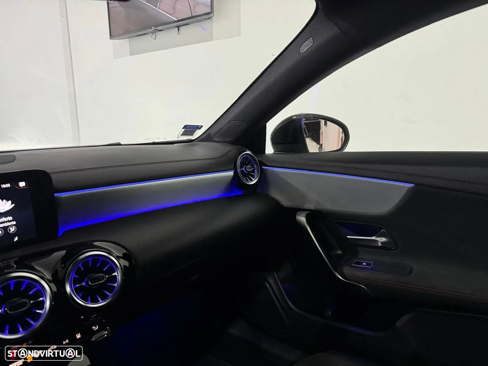 Mercedes-Benz A 250 e AMG Line - 21