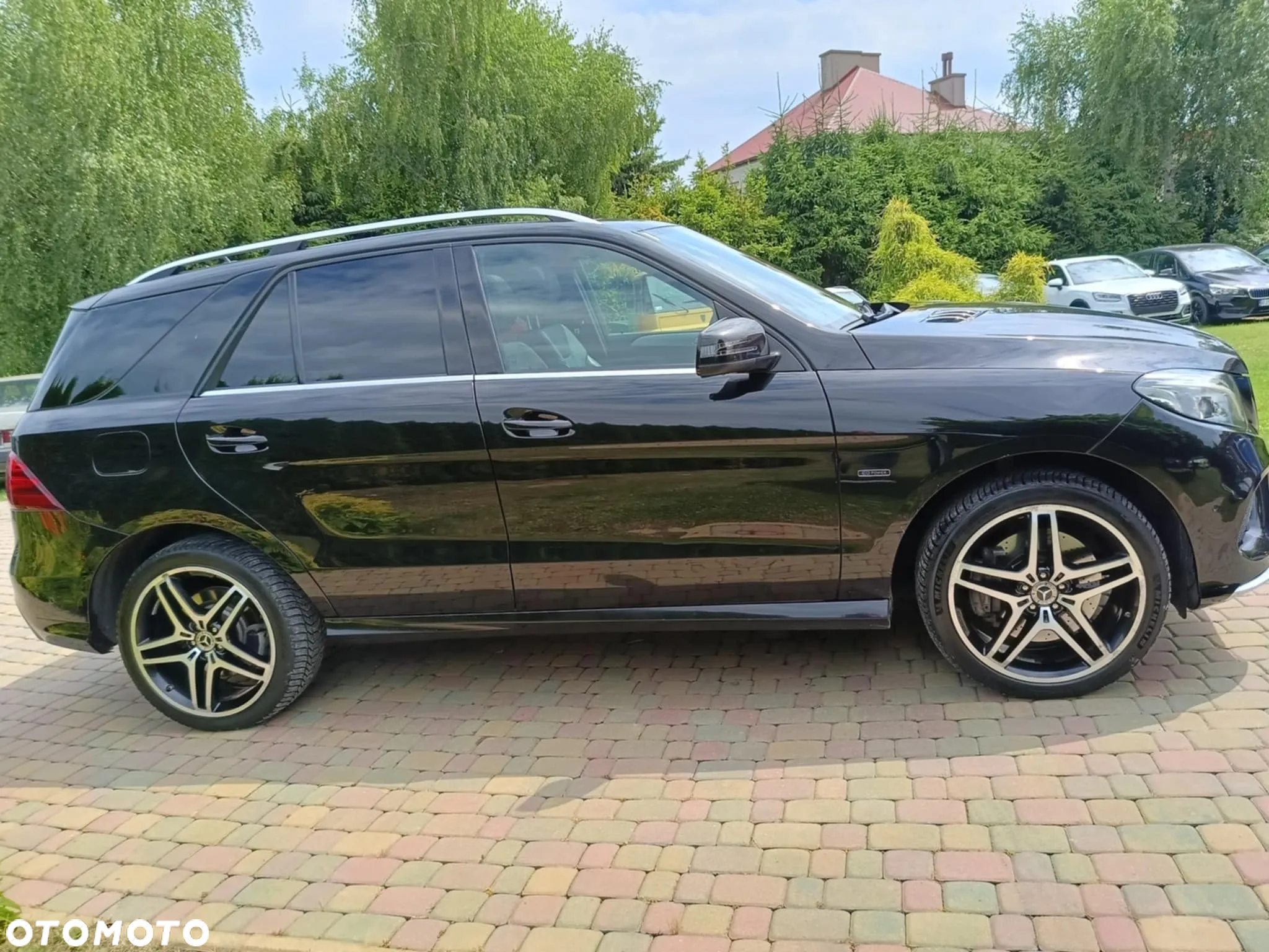 Mercedes-Benz GLE 500 e 4Matic 7G-TRONIC AMG Line - 13