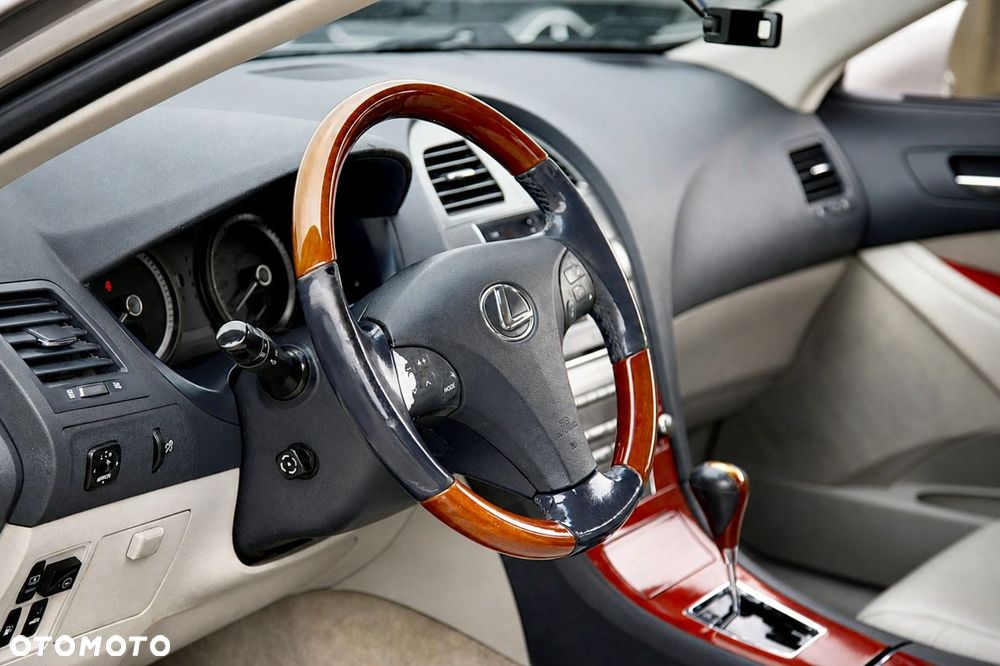 Lexus ES - 11