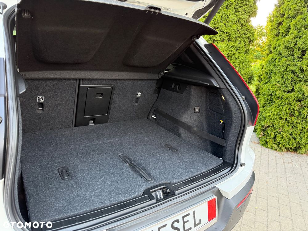 Volvo XC 40 D3 Momentum - 25