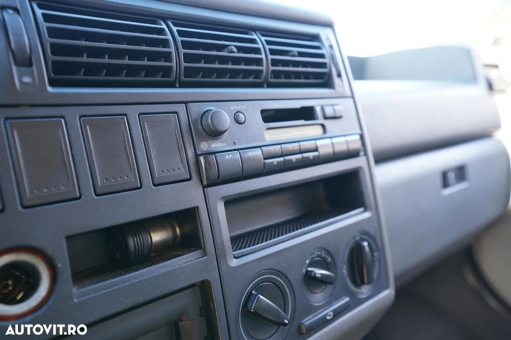 Volkswagen Transporter - 18