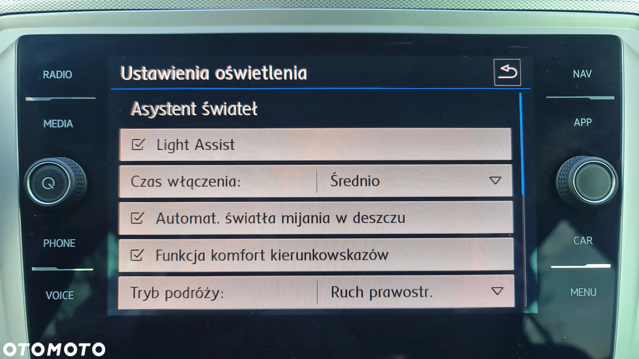 Volkswagen Passat 2.0 TDI BMT Comfortline DSG - 22