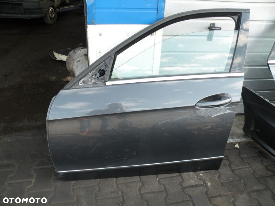 Drzwi lewy przód MERCEDES W212 E 250 2011 r Kombi 2,2 cdi 204 KM