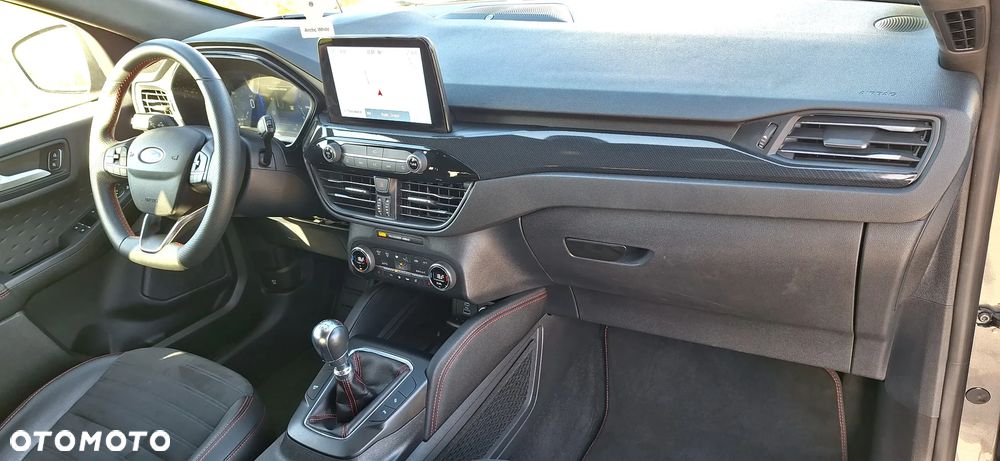 Ford Kuga 2.0 EcoBlue Hybrid ST-LINE X - 18