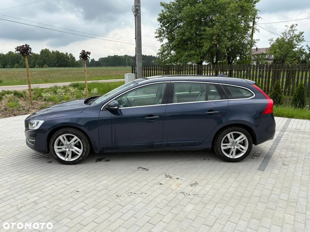 Volvo V60 T5 Geartronic Momentum - 2