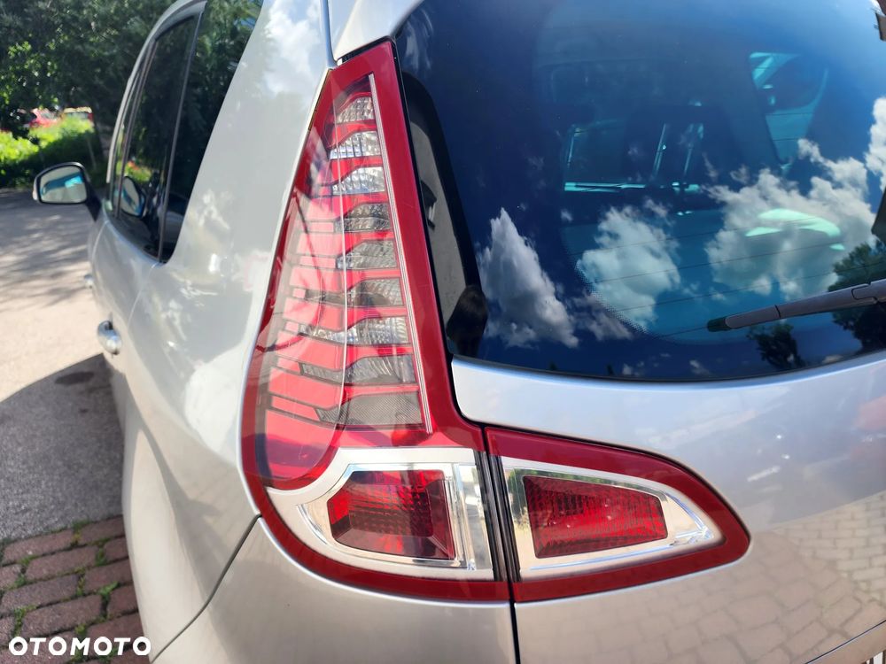 Renault Scenic 1.6 16V 110 Dynamique - 20