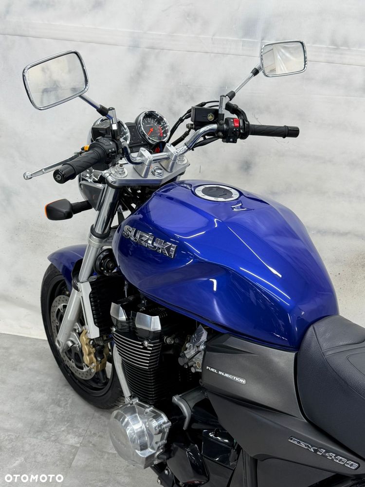 Suzuki GSX - 32