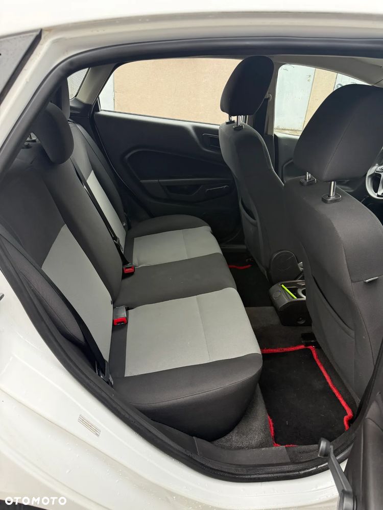 Ford Fiesta - 9