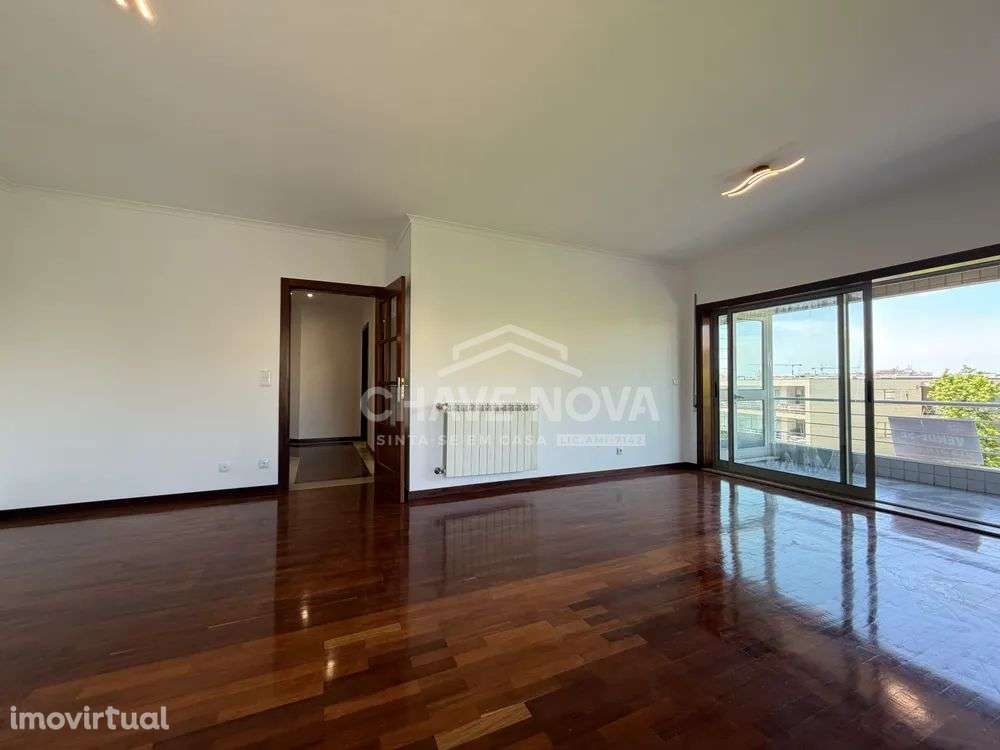 T2 Renovado c/ Lugar de Garagem próximo do Gaia Shopping - Grande imagem: 2/38