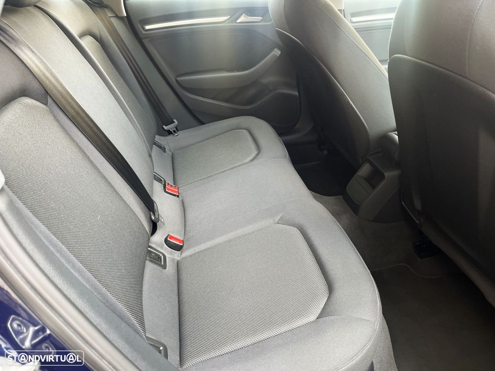 Audi A3 Sportback 1.6 TDI Design - 16