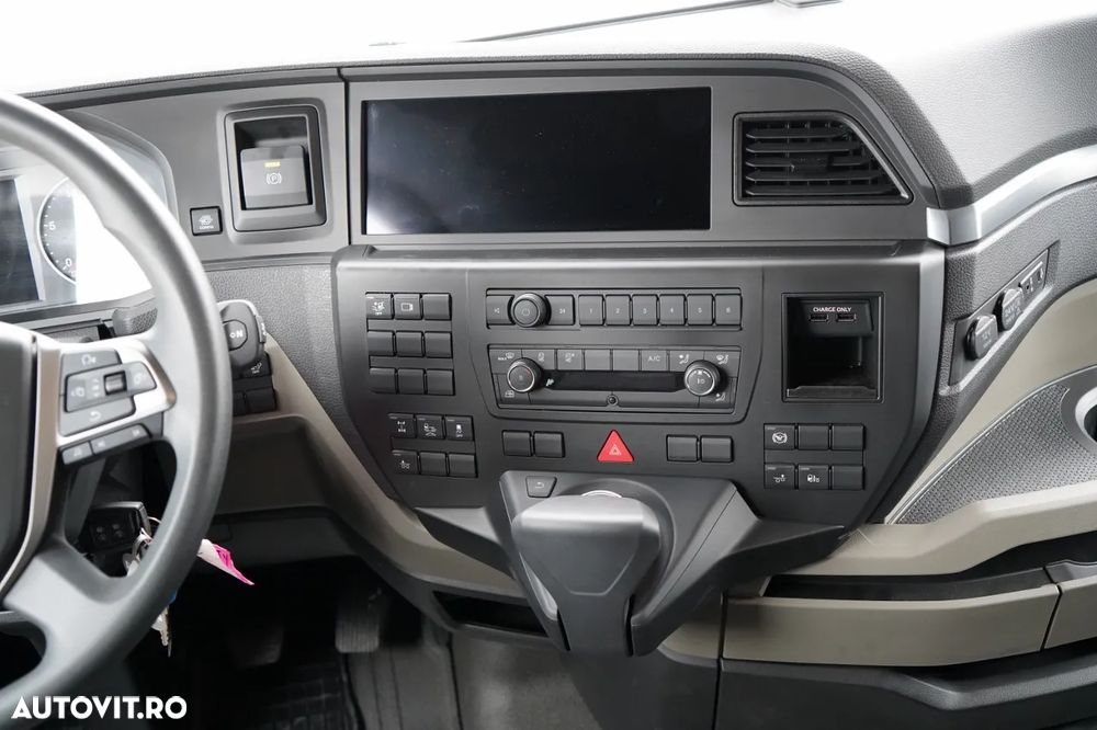 MAN TGX 26.520 / 6x2 / 9.3 M CORTINĂ / ACOPERIȘ RIDICABIL / AXĂ RIDICABILĂ / DIRECȚIE / NOU - 32