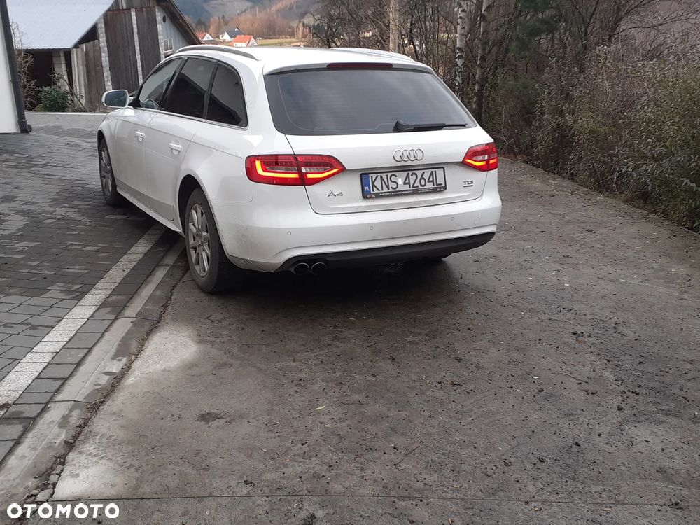 Audi A4 Avant 2.0 TDI DPF quattro S tronic Attraction - 5