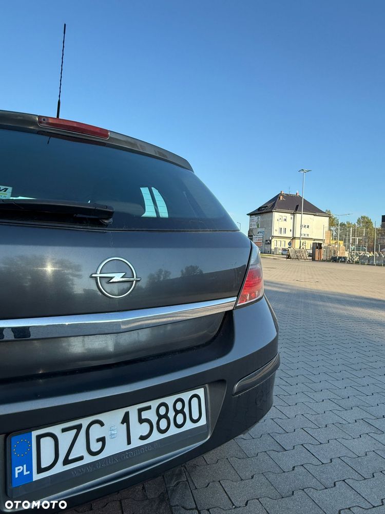 Opel Astra 1.6 Sport - 23