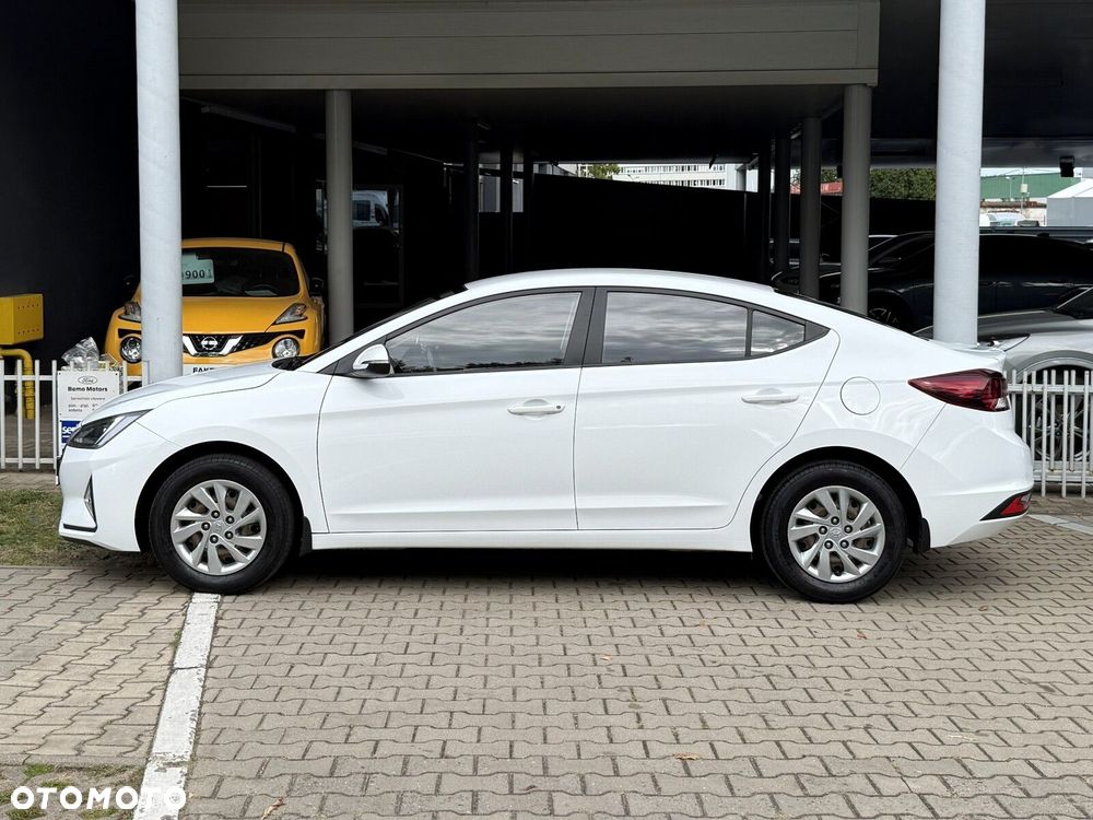Hyundai Elantra 1.6 Classic Plus - 5