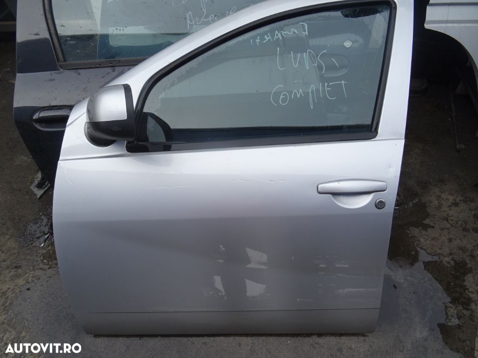 Vand Usa Fata Stanga Dacia Duster din 2011 fara rugina fara lovituri - 1