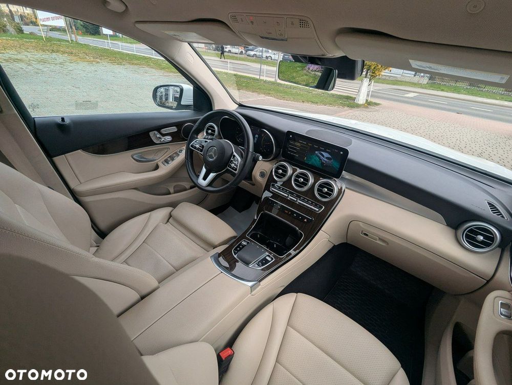 Mercedes-Benz GLC - 17