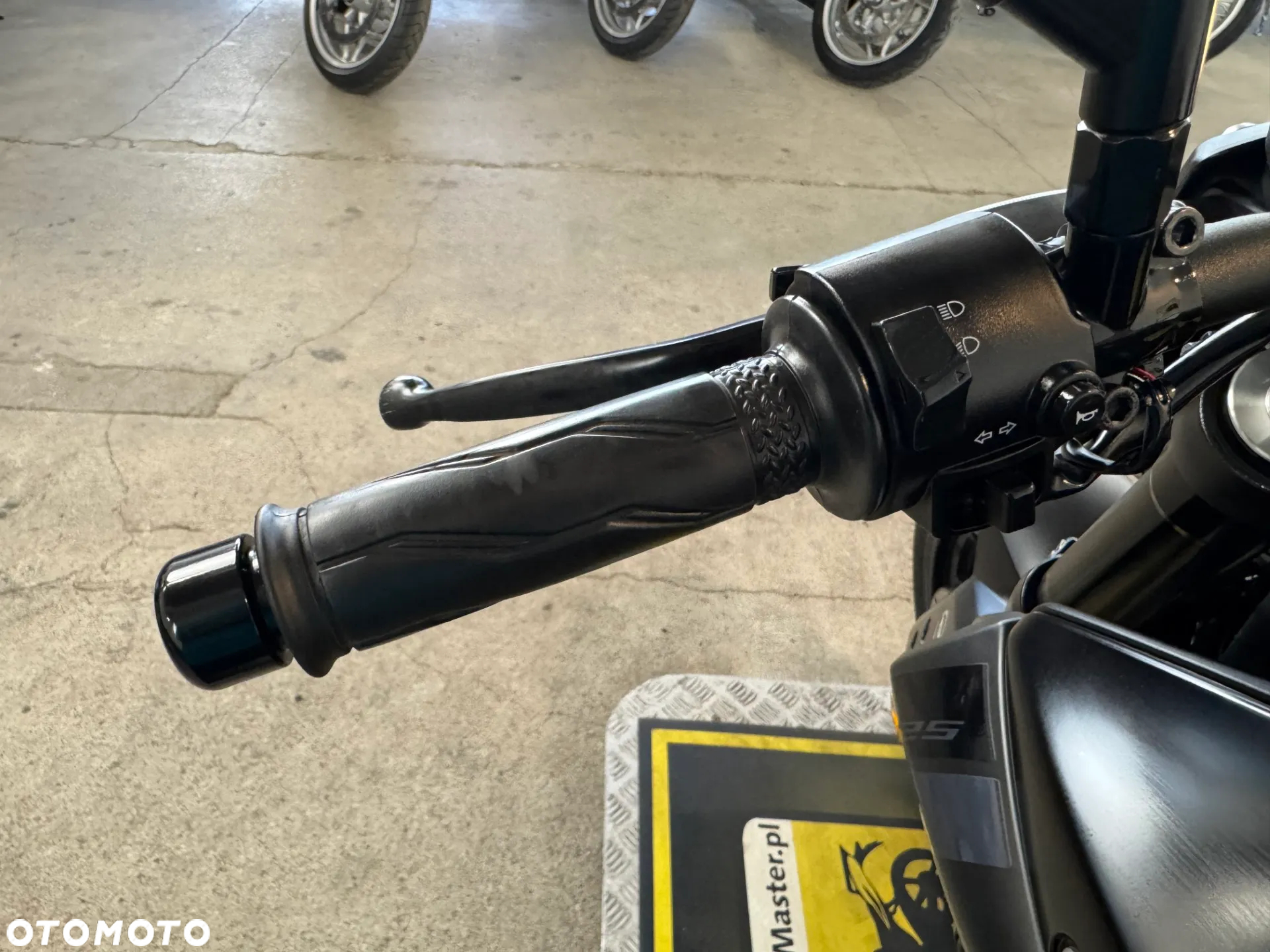 Yamaha MT - 30
