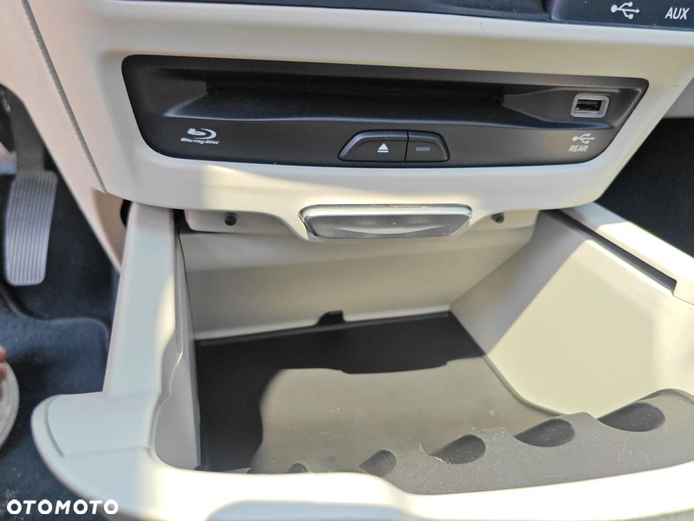 Chrysler Pacifica - 12