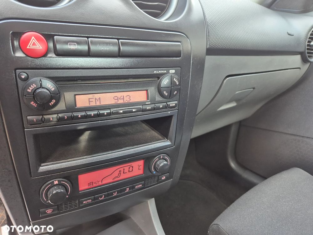 Seat Ibiza 1.4 16V Style - 27