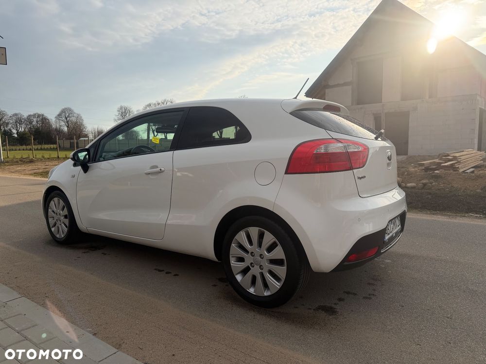 Kia Rio 1.2 Dream Team Edition - 16