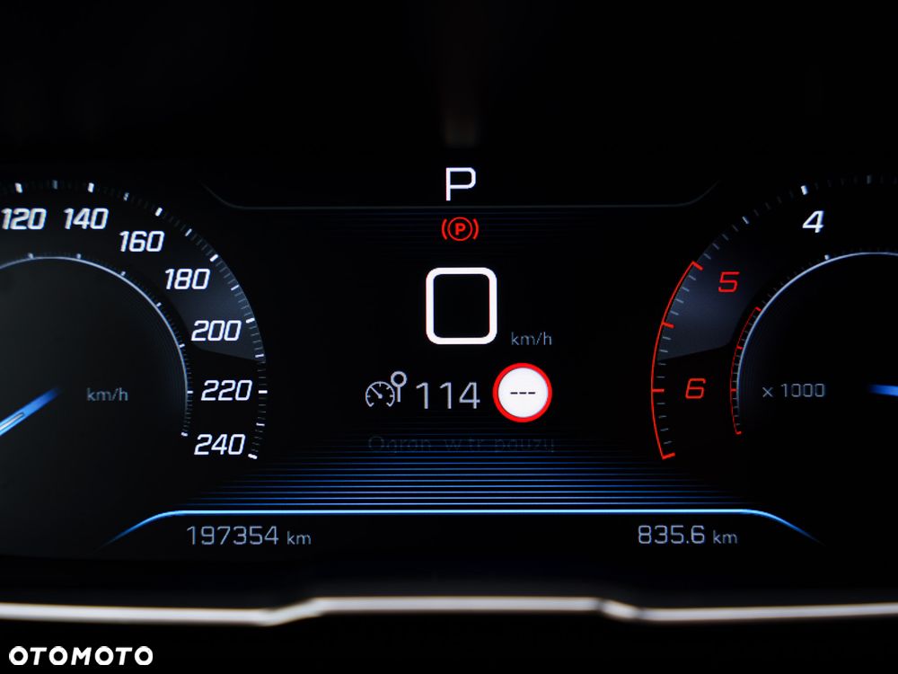 Peugeot 3008 1.6 BlueHDi Allure S&S EAT6 - 34