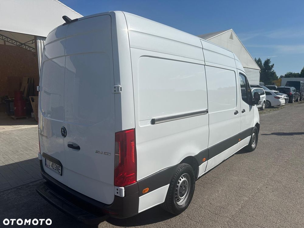 Mercedes-Benz Sprinter - 5