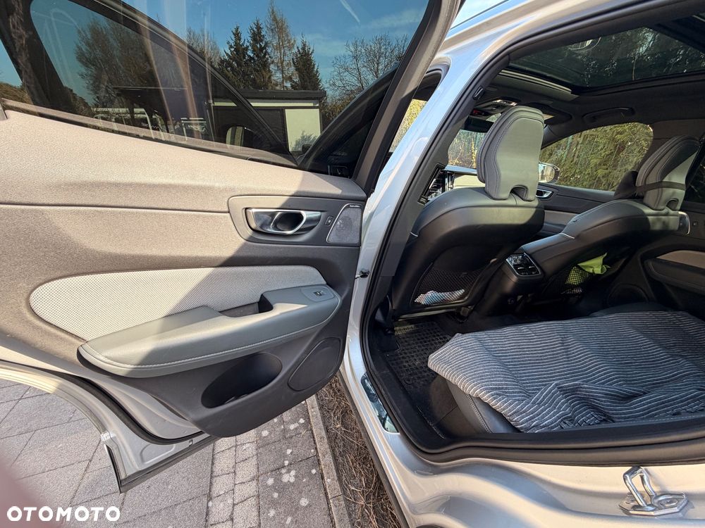 Volvo XC 60 B5 D AWD R-Design - 14