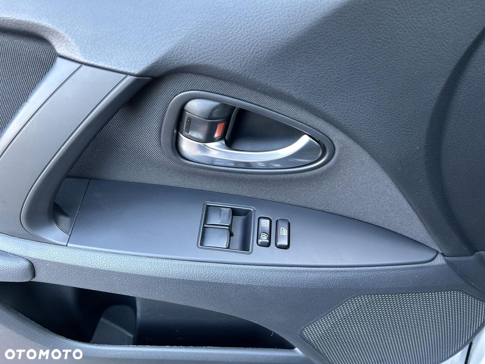 Toyota Avensis 1.8 Active - 18