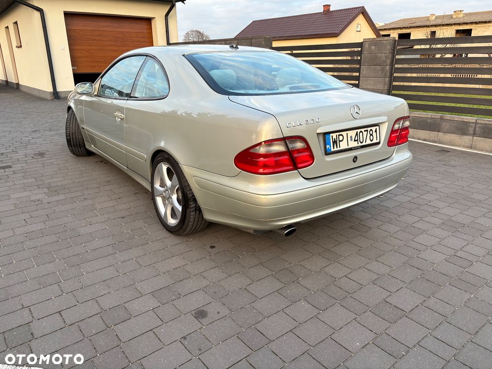 Mercedes-Benz CLK - 4