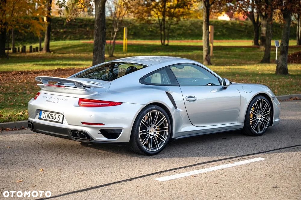 Porsche 911 Turbo S - 6