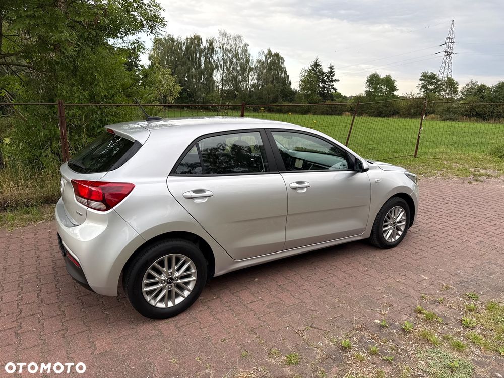 Kia Rio - 5