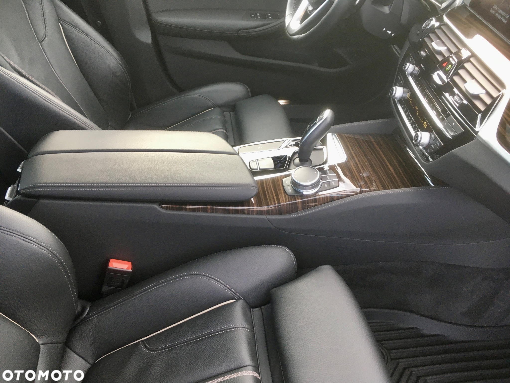 BMW Seria 5 540i GPF xDrive Luxury Line - 27