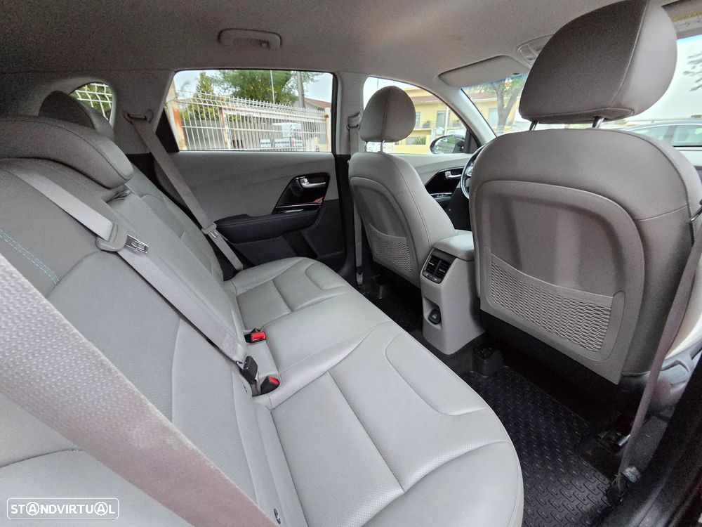 Kia Niro 1.6 GDI PHEV 2WD Aut. Edition 7 - 14