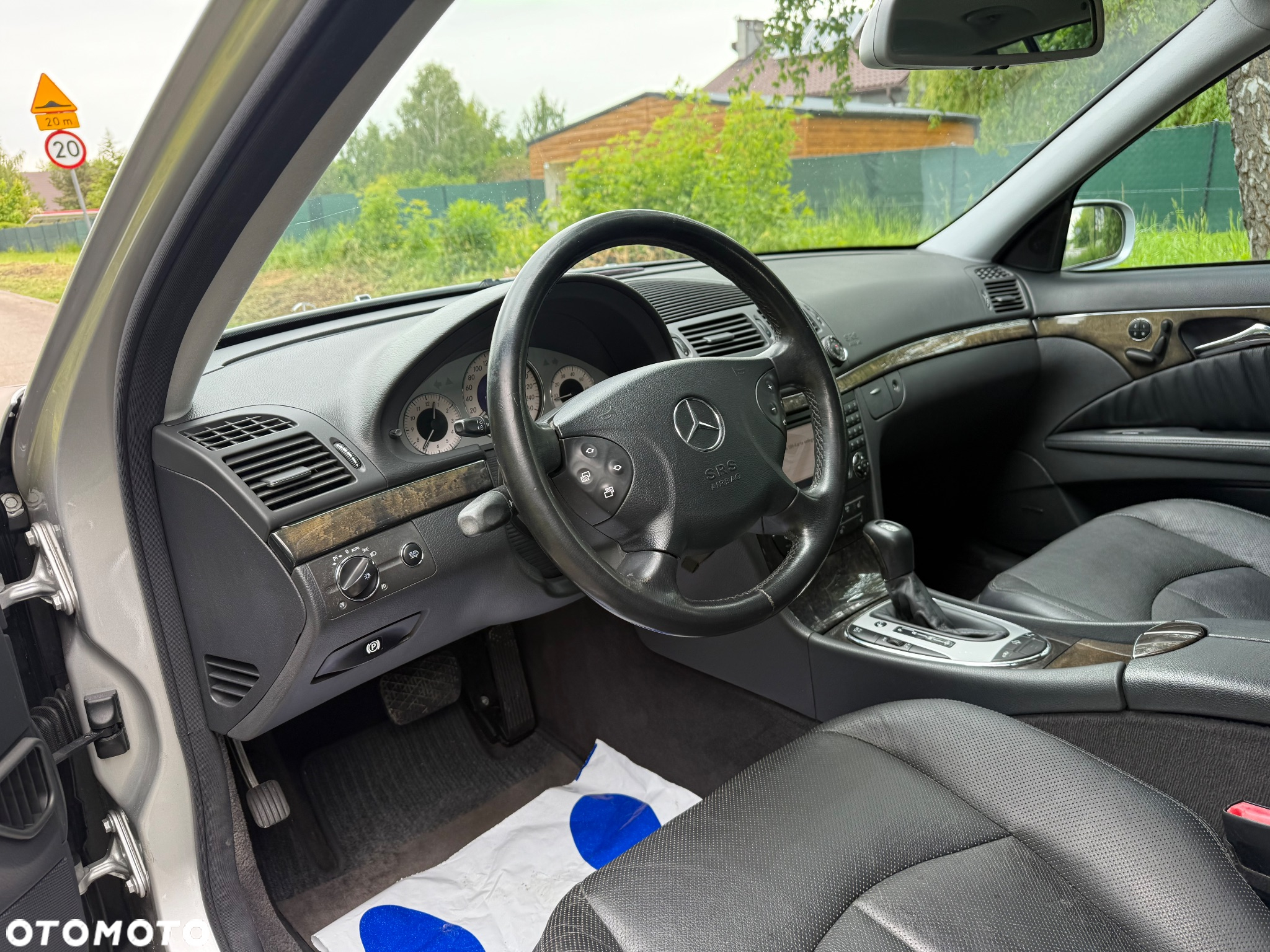 Mercedes-Benz Klasa E 500 T 4Matic Automatik Avantgarde - 26