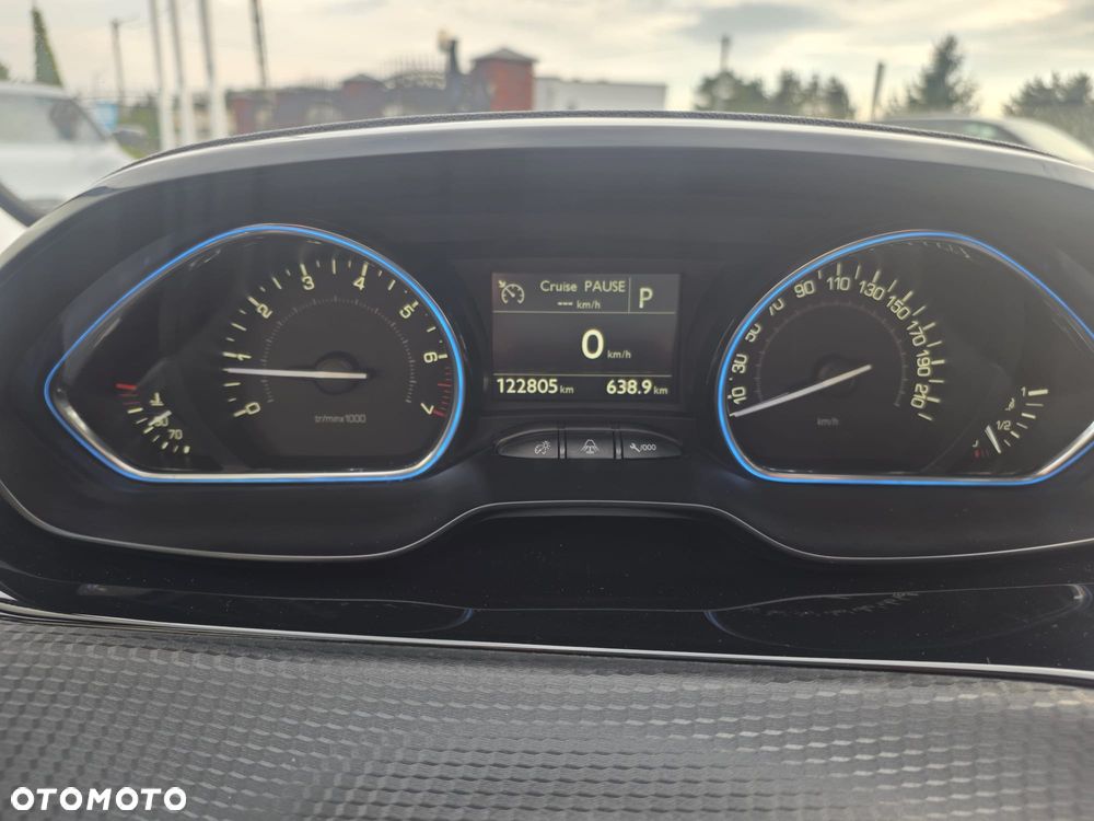 Peugeot 2008 PureTech 130 EAT8 Allure - 12