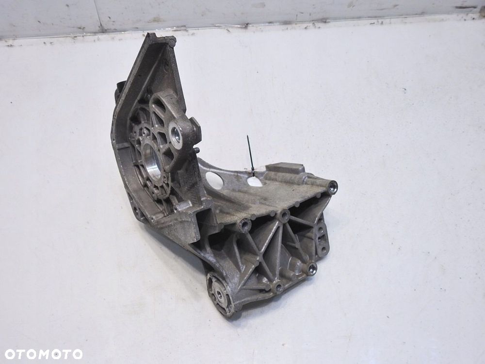 ŁAPA POMPY WTRYSKOWEJ OPEL ASTRA III H 1.9 CDTI - 7