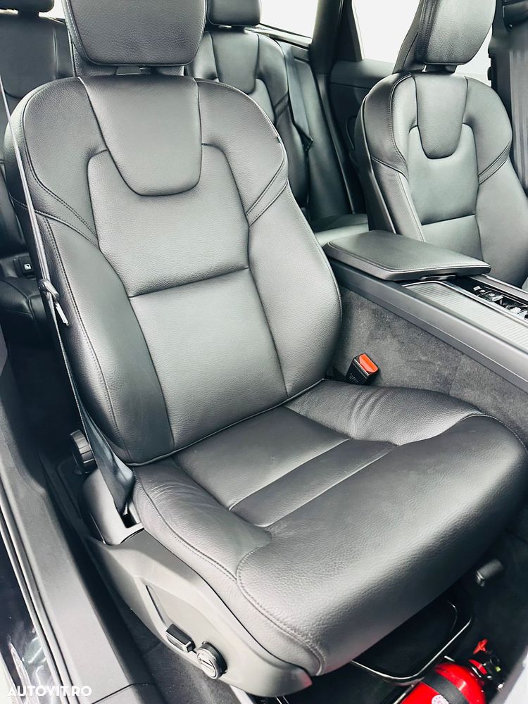 Volvo XC 60 B4 MHEV AT8 FWD Momentum Pro - 20
