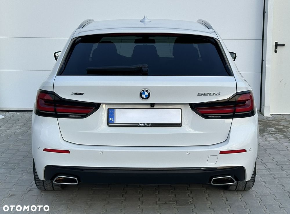 BMW Seria 5 520d xDrive - 7