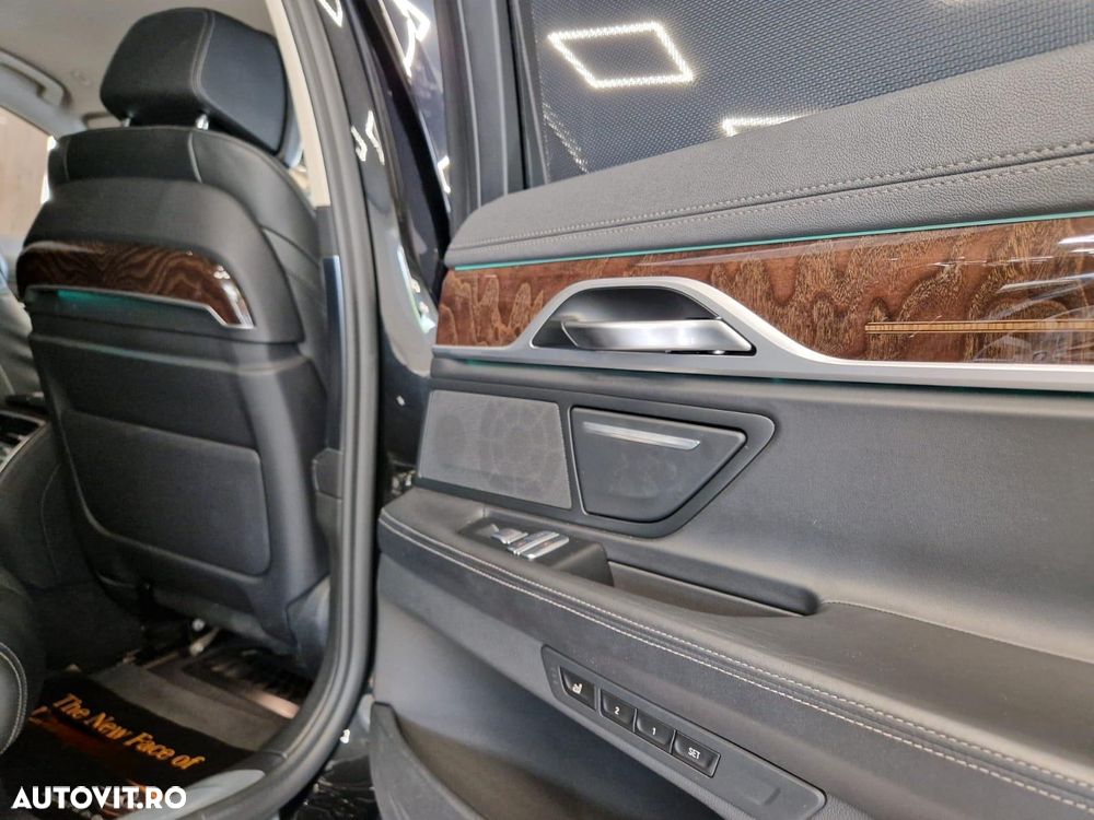 BMW Seria 7 730d xDrive - 29
