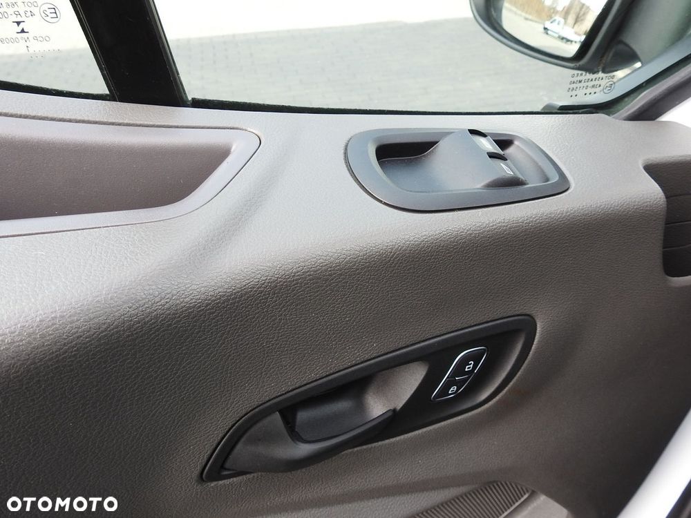 Ford TRANSIT  FURGON BRYGADÓWKA  6 MIEJSC TEMPOMAT LEDY KLIMATYZACJA  180KM - 24