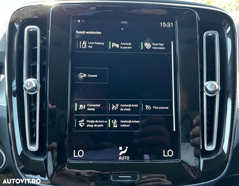 Volvo XC 40 - 25
