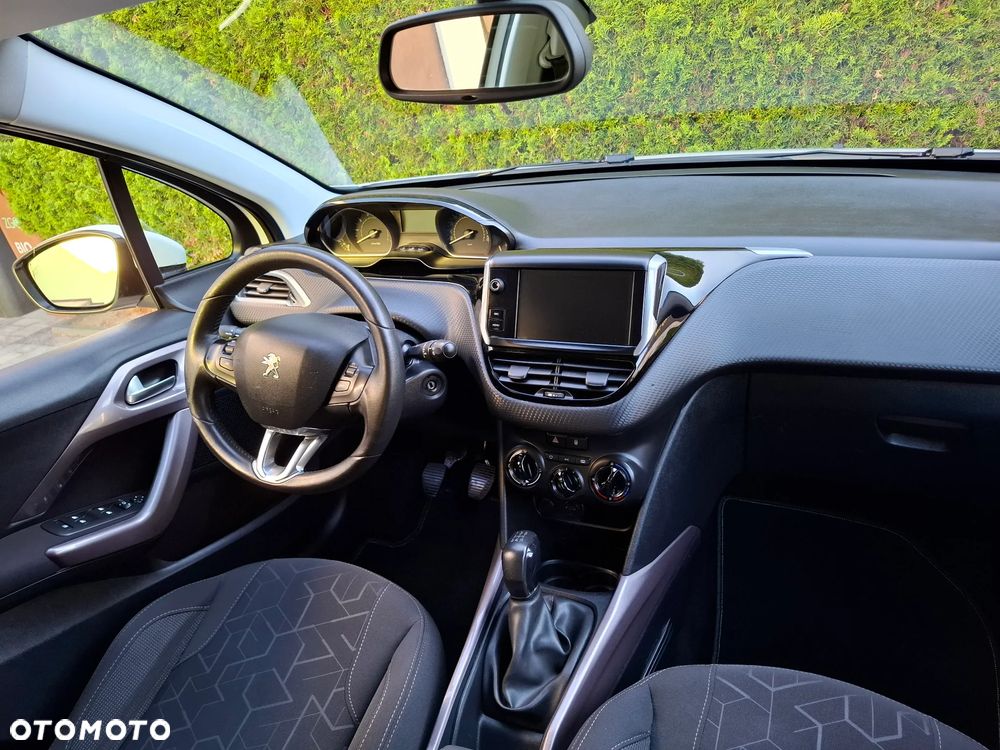 Peugeot 2008 PureTech 110 Stop&Start Urban Move - 17