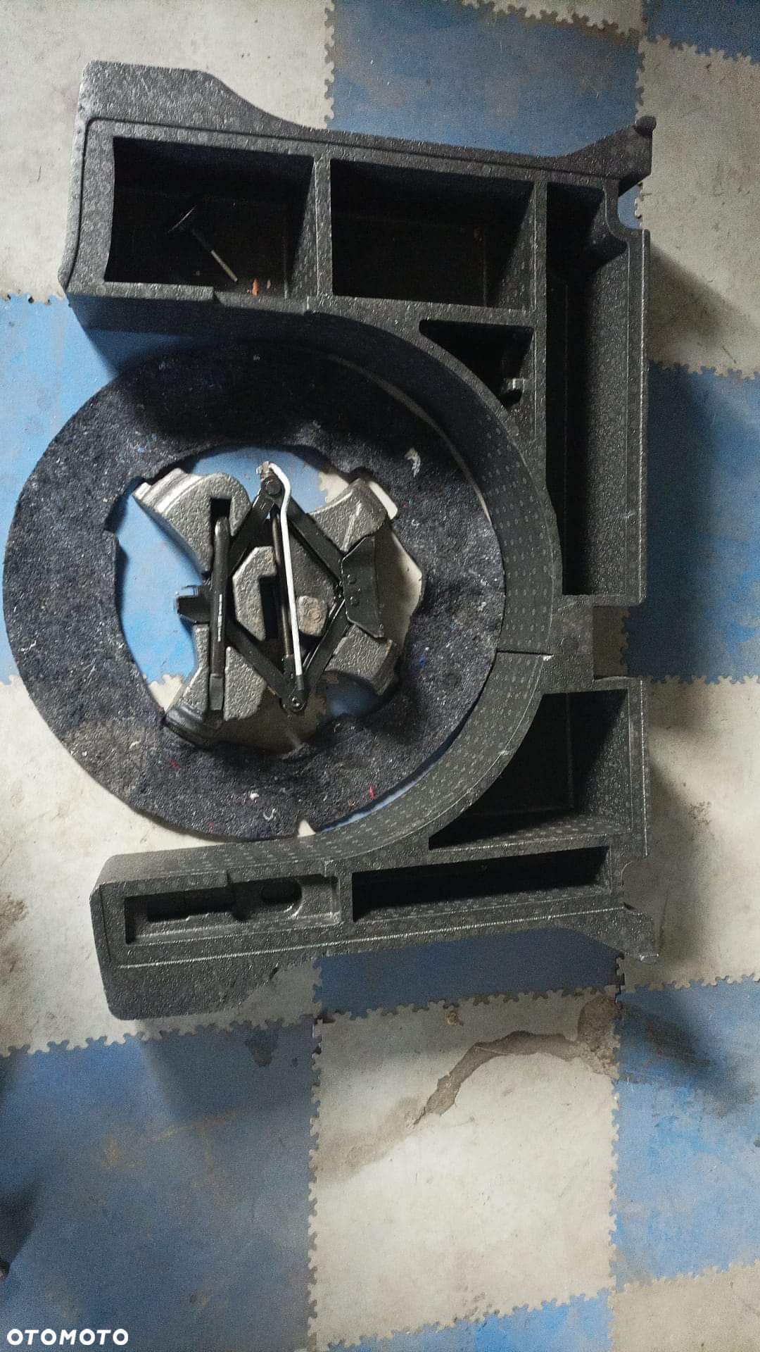 Wkład, wypełnienie, koło dojazdowe, styropian bagażnika FORD KUGA MK 1 - 1
