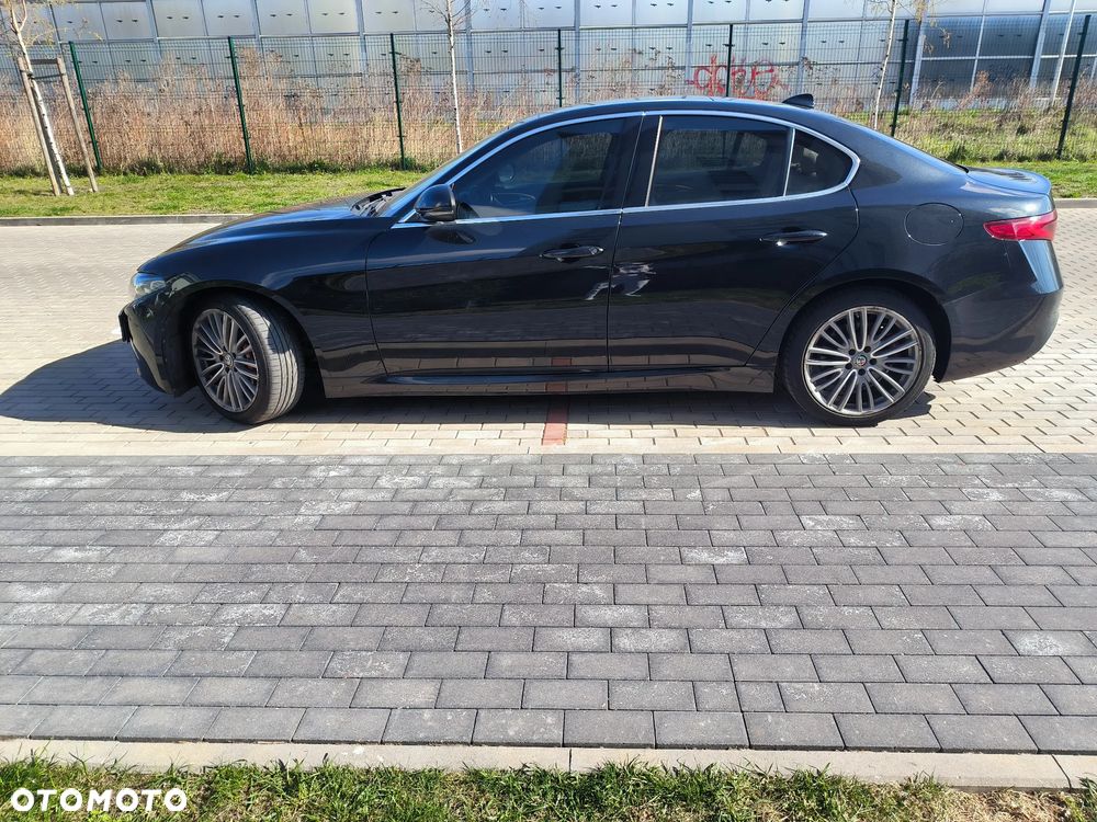Alfa Romeo Giulia 2.0 Turbo 16V AT8 Veloce - 3