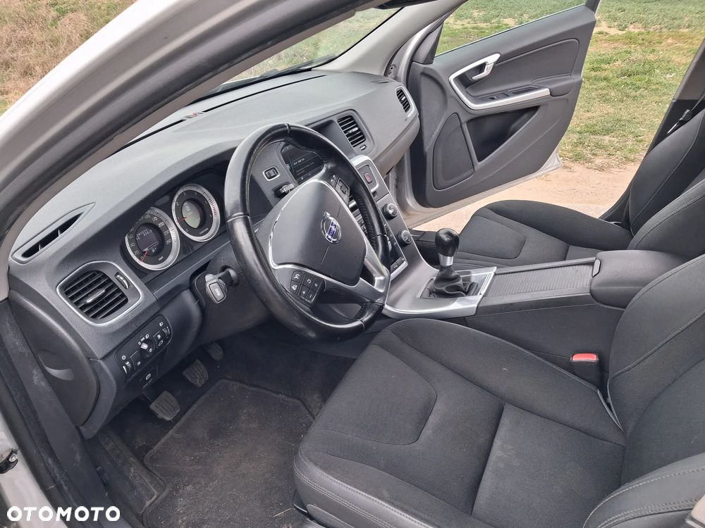 Volvo S60 D2 Edition - 11